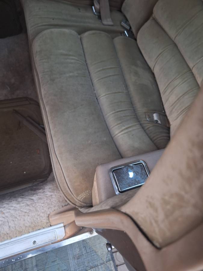 Buick-lasabre-collectors-edition.-1985-brown-2