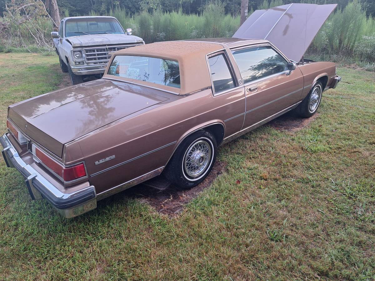 Buick-lasabre-collectors-edition.-1985-brown-5
