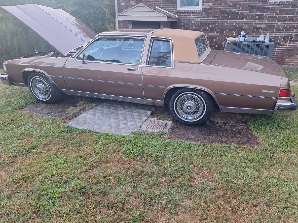 Buick-lasabre-collectors-edition.-1985-brown-8