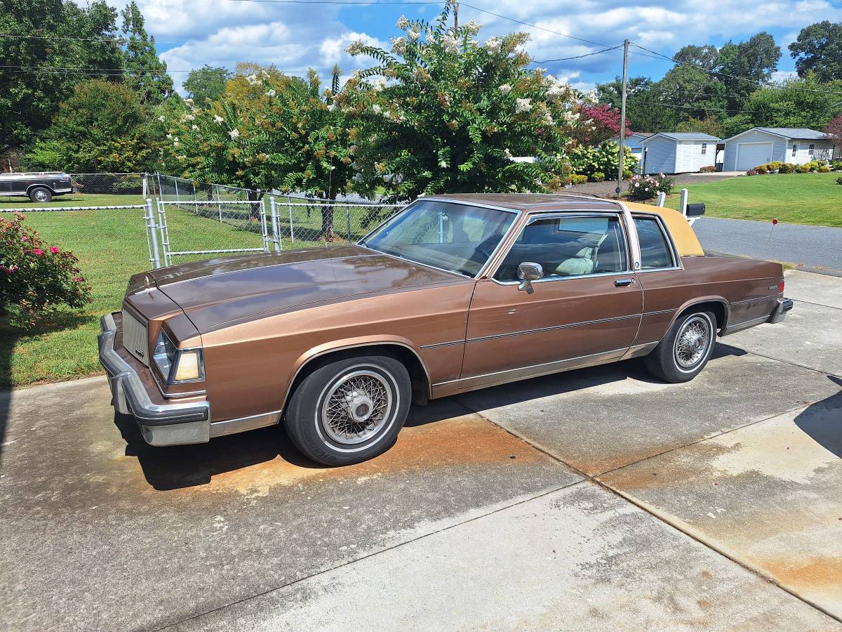 Buick-lasabre-collectors-edition.-1985-brown-9