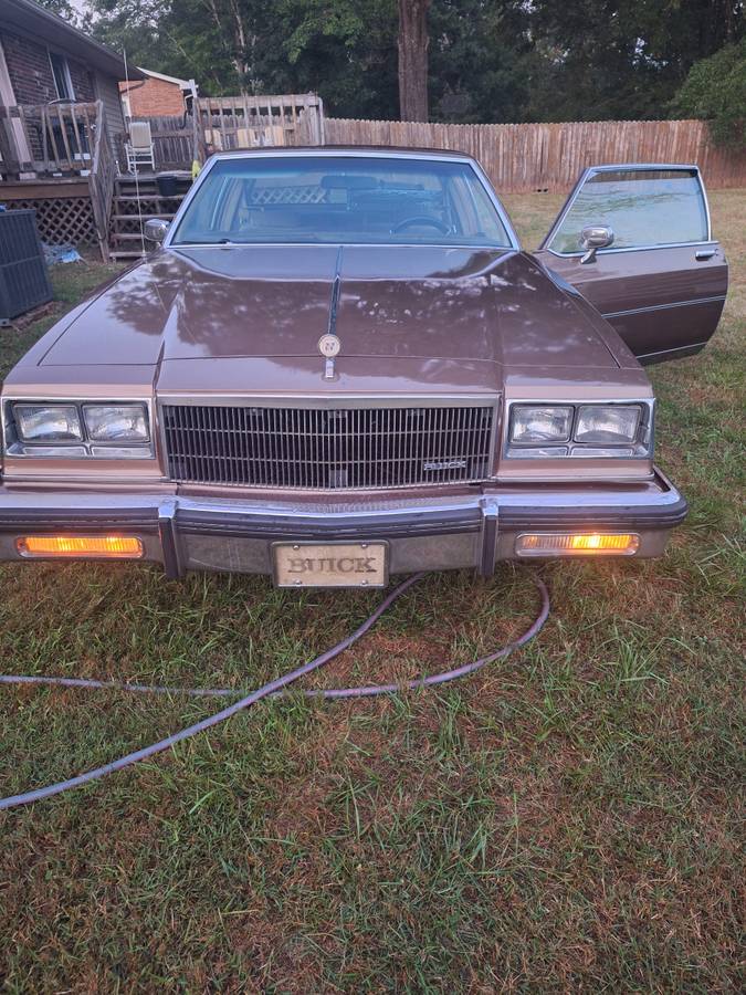 Buick-lasabre-collectors-edition.-1985-brown