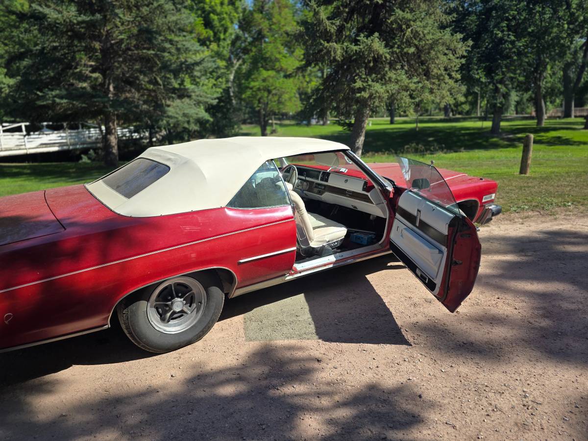 Buick-le-sabre-convertable-1975-red-14