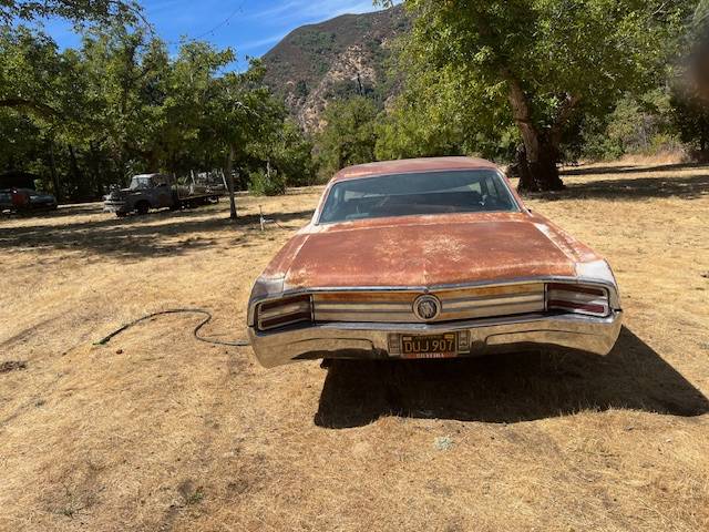 Buick-lesabre-1965-white-1