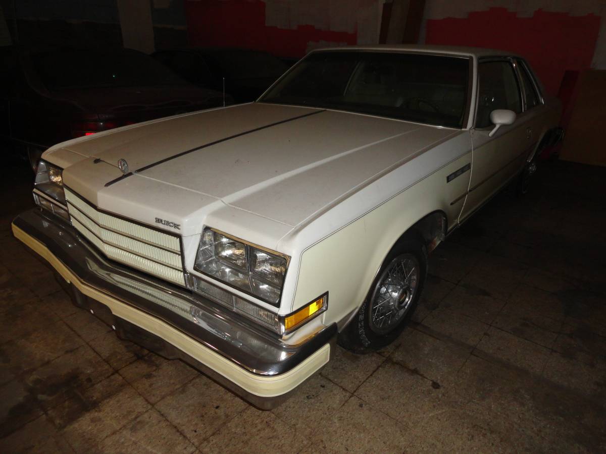 Buick-lesabre-1979-8