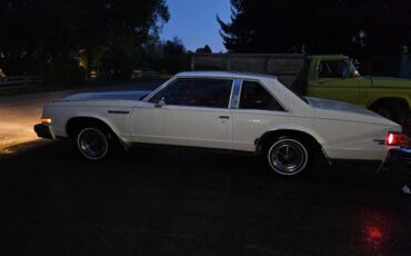 Buick-lesabre-1979-white-1
