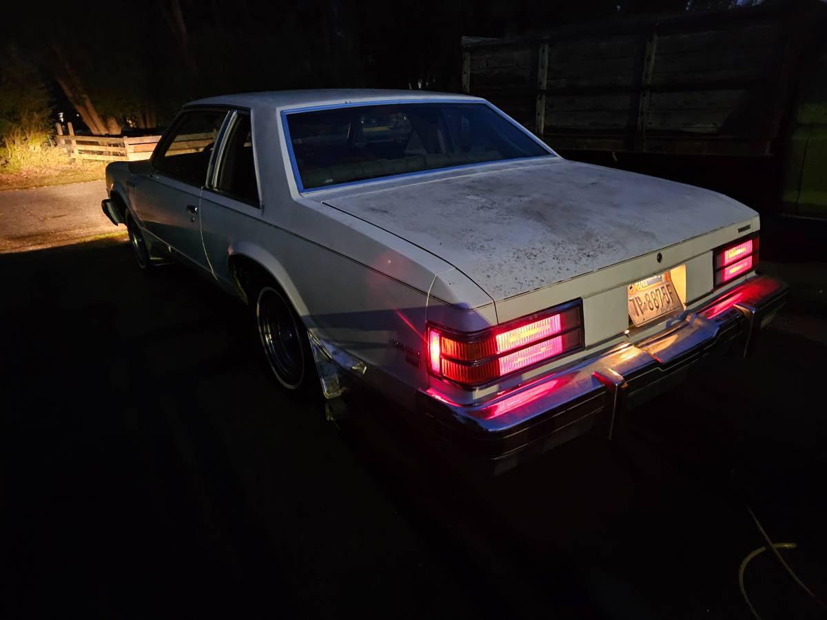 Buick-lesabre-1979-white-2