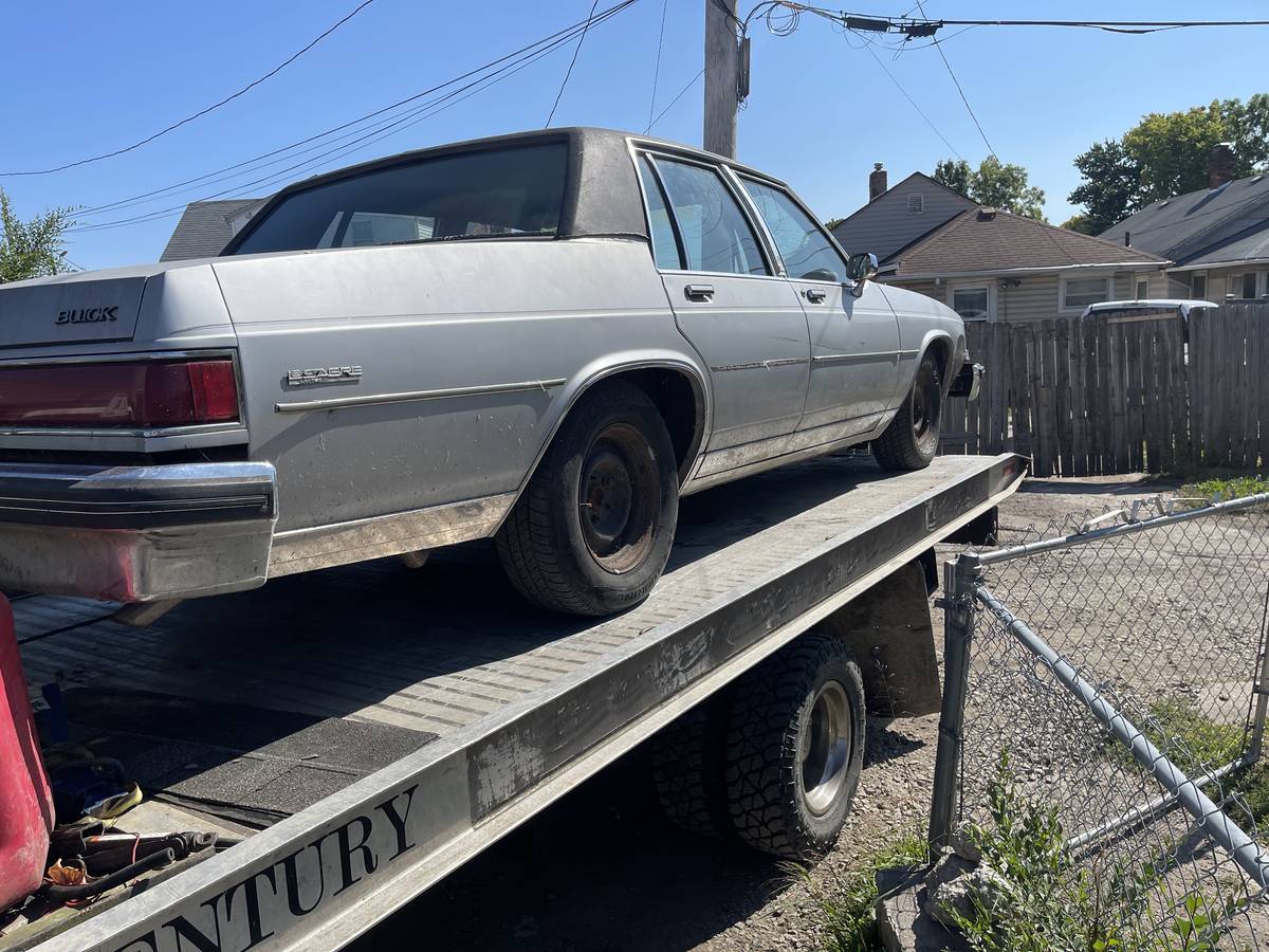 Buick-lesabre-1985-grey-6