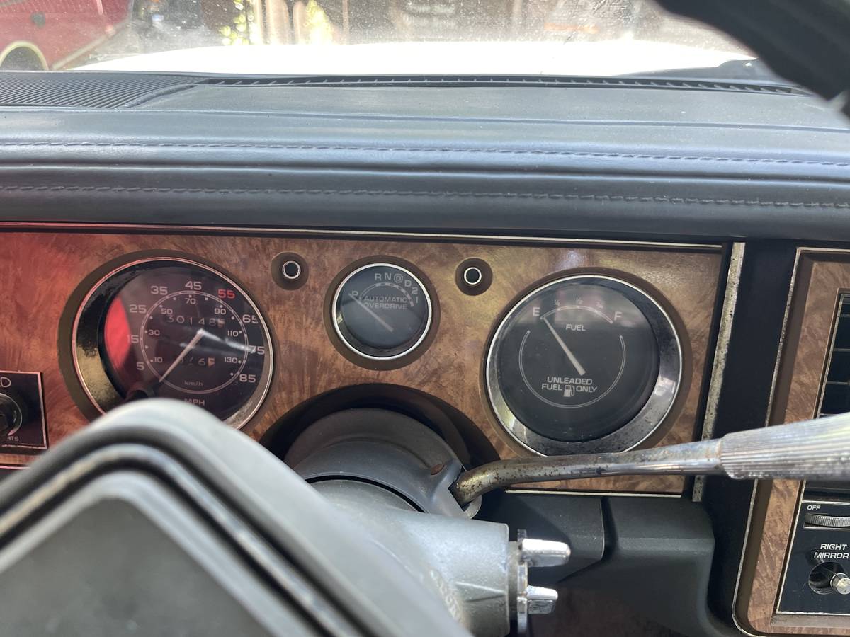 Buick-lesabre-1985-grey-9