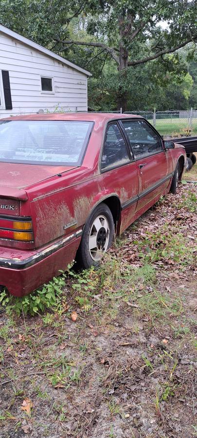 Buick-lesabre-1988-red-3