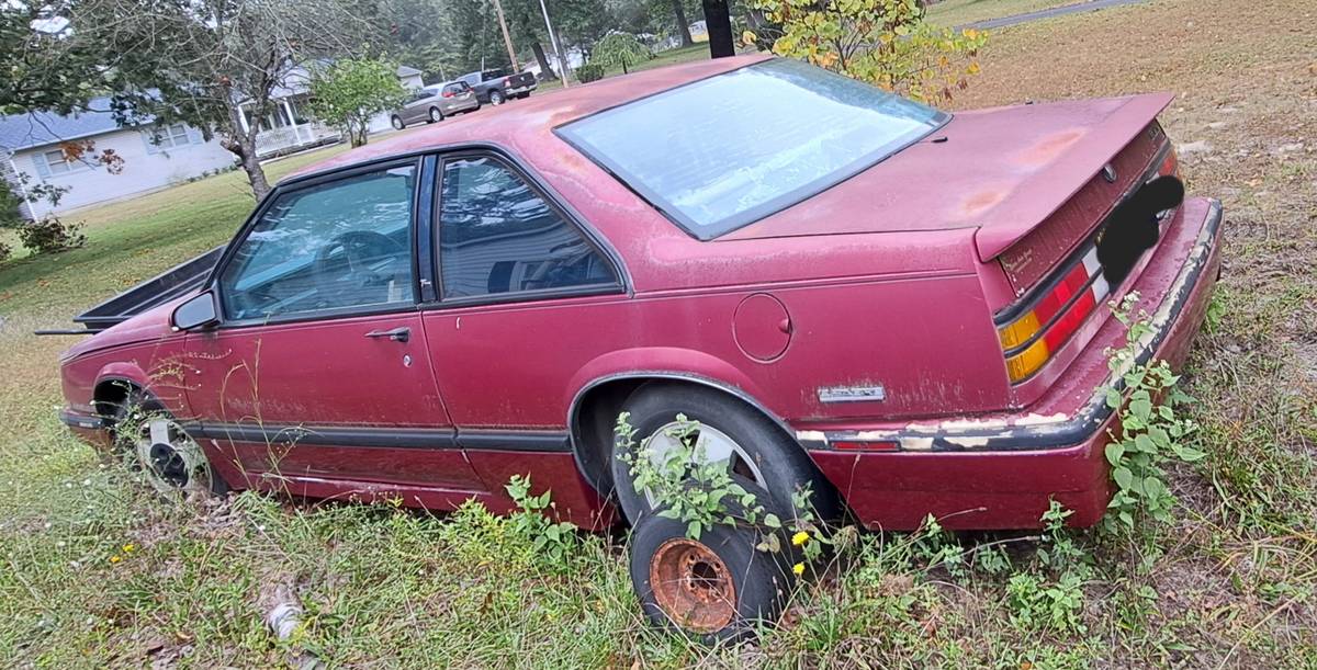 Buick-lesabre-1988-red