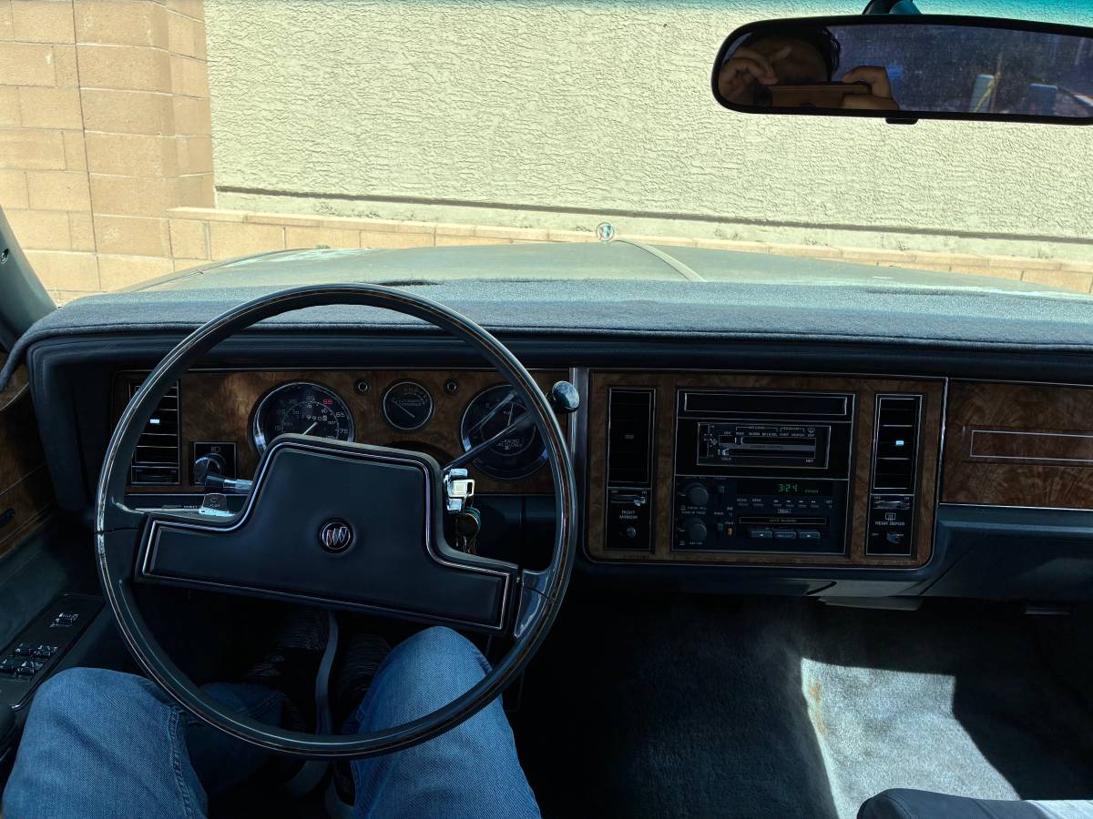 Buick-lesabre-collectors-edition-1985-grey-7