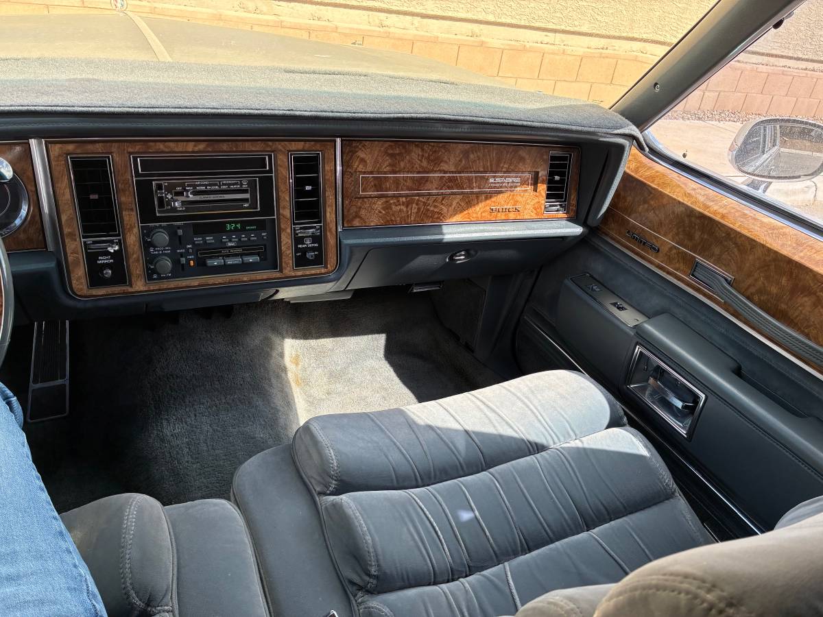 Buick-lesabre-collectors-edition-1985-grey-8