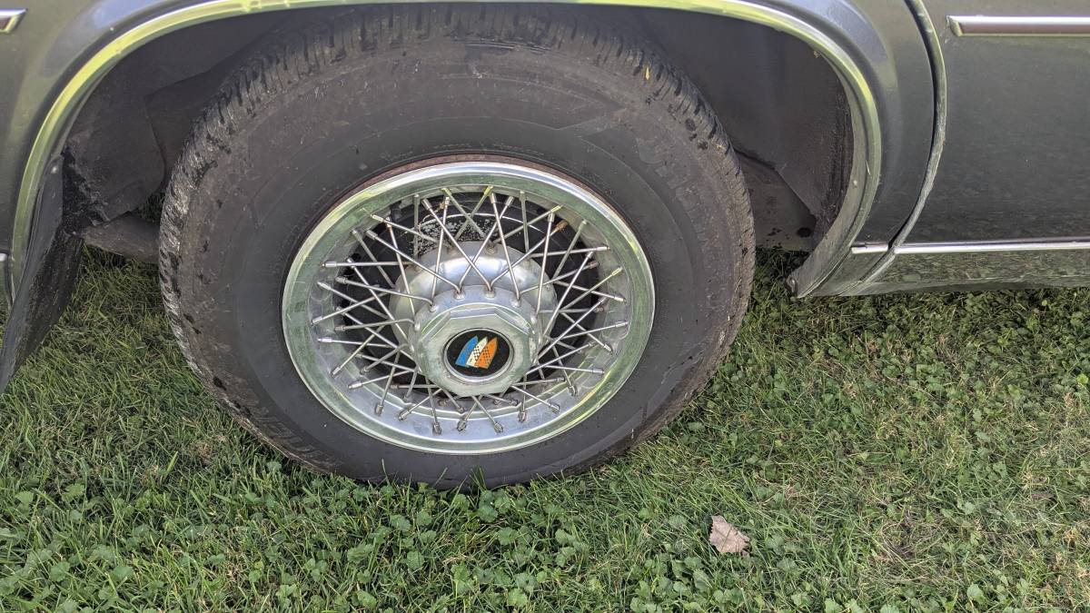 Buick-lesabre-limited-1982-grey-6