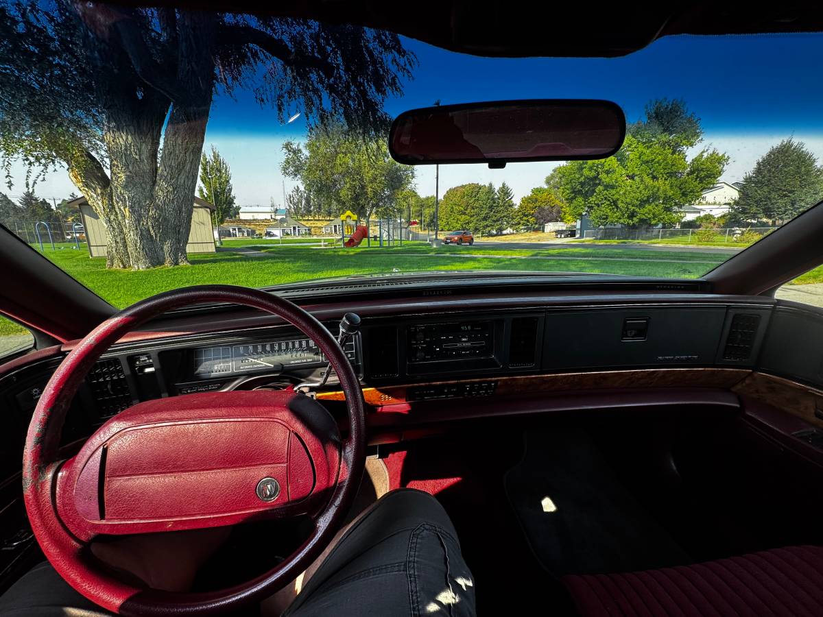 Buick-park-avenue-1991-silver-2