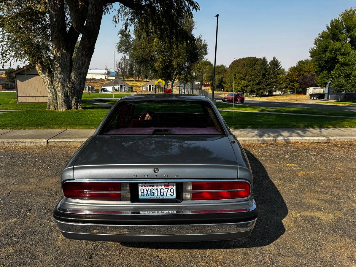 Buick-park-avenue-1991-silver-7