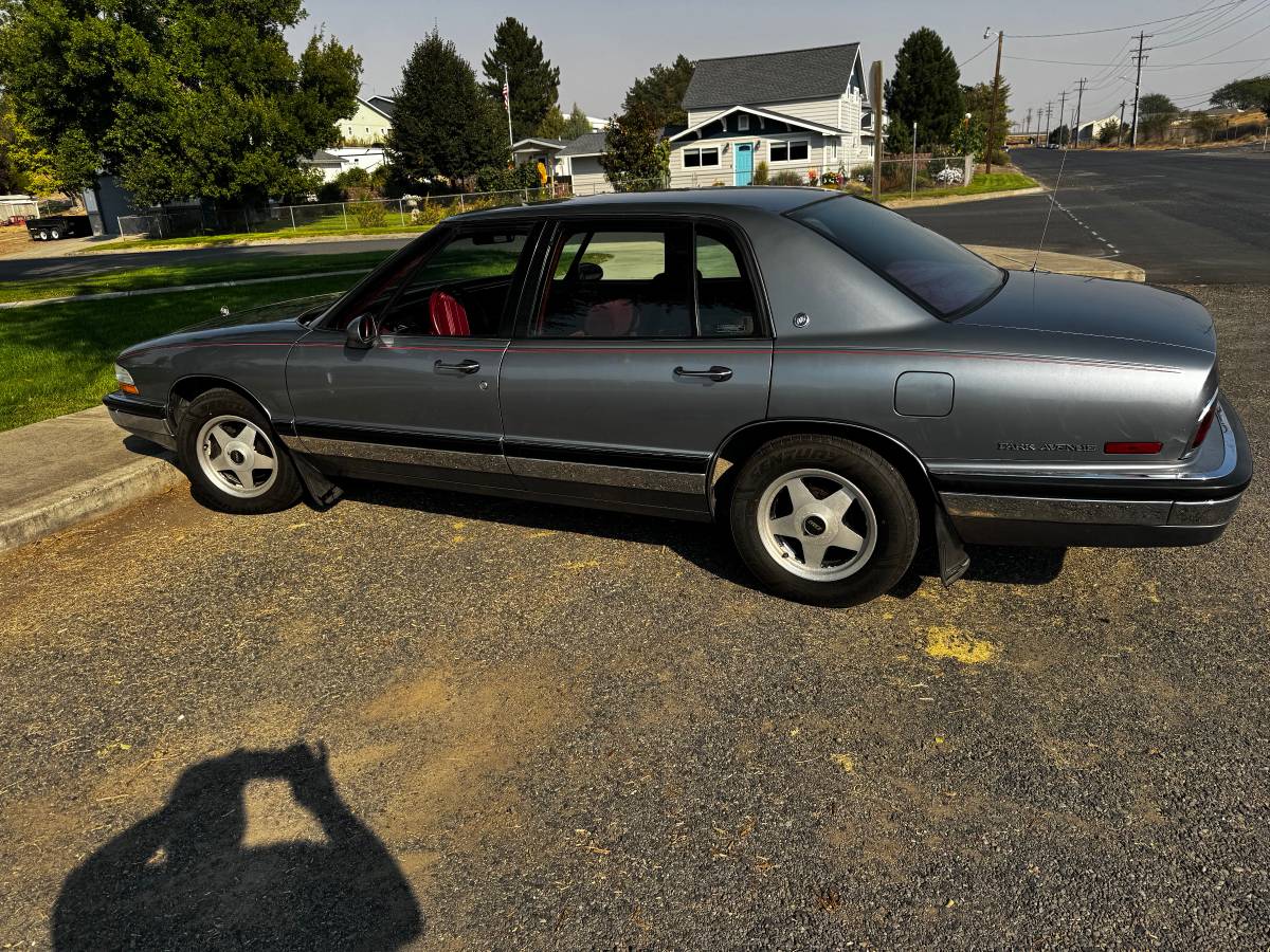 Buick-park-avenue-1991-silver-8