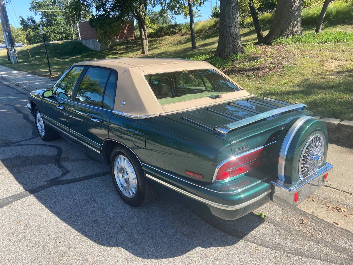 Buick-park-avenue-grand-touring-1995-green-1