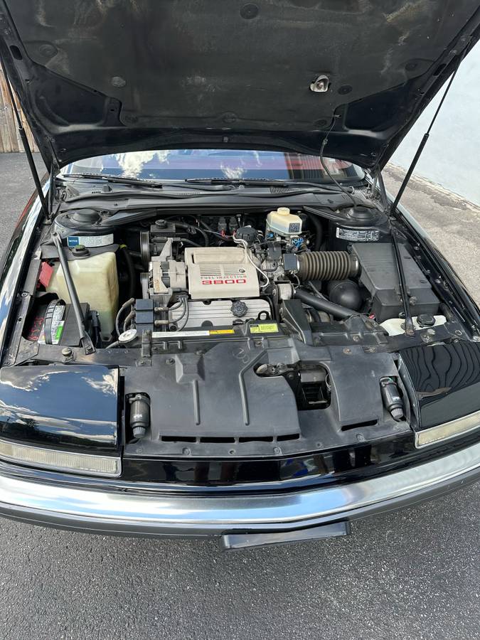 Buick-reatta-1990-black-11
