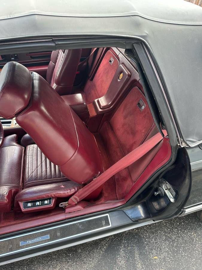Buick-reatta-1990-black-15