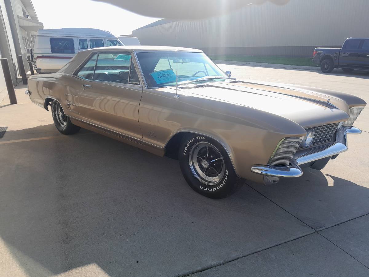 Buick-riviera-1964-17