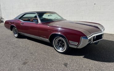 Buick-riviera-1968-red-1