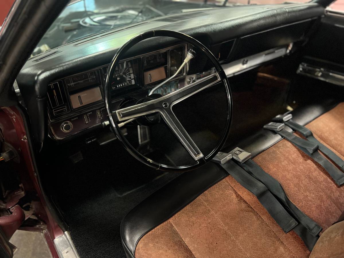 Buick-riviera-1968-red-10