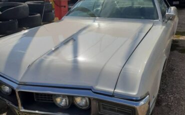 Buick-riviera-1968-white