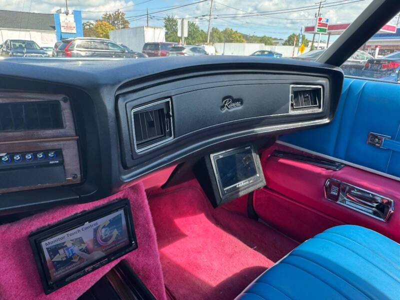 Buick-riviera-1971-blue-16