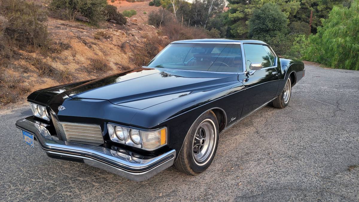 Buick-riviera-1973-black-2