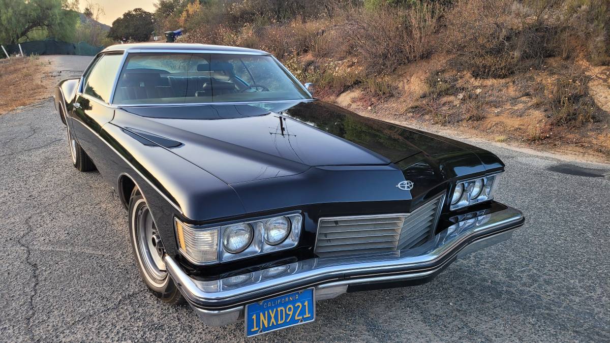 Buick-riviera-1973-black-9