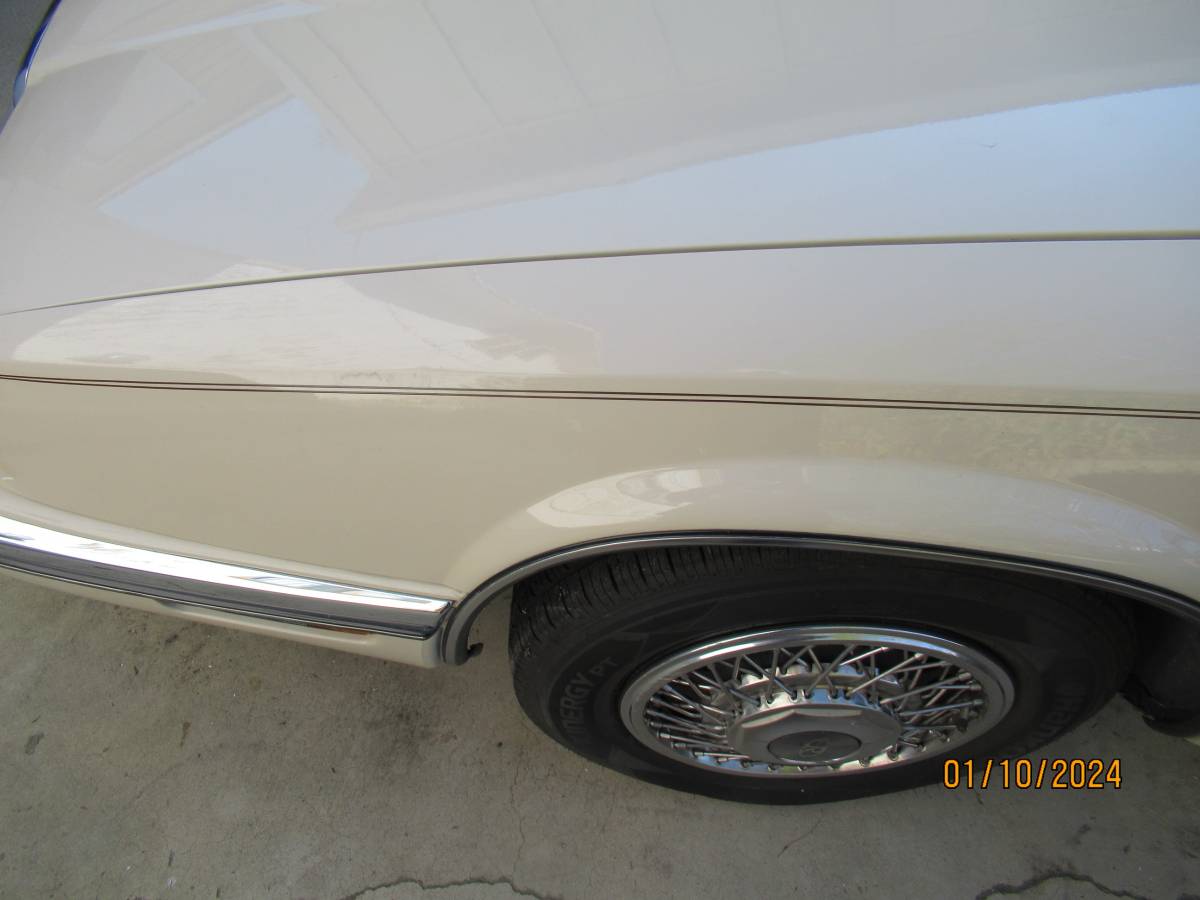 Buick-riviera-1991-13