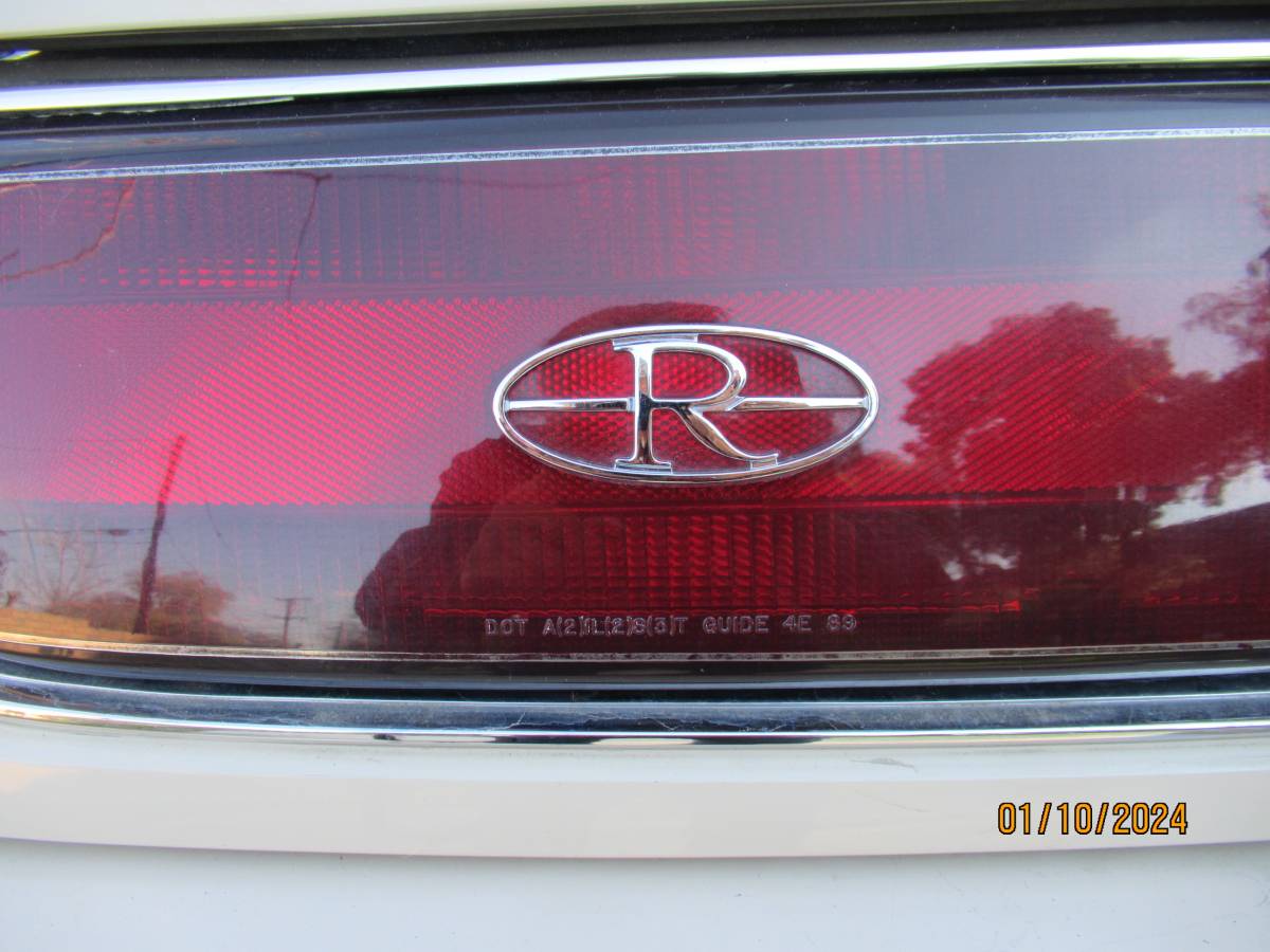 Buick-riviera-1991-15