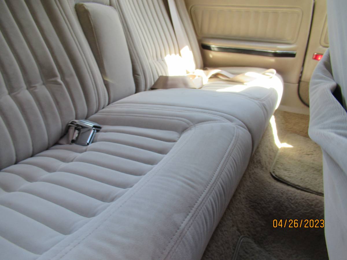 Buick-riviera-1991-20