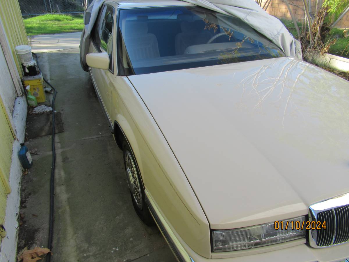 Buick-riviera-1991-5