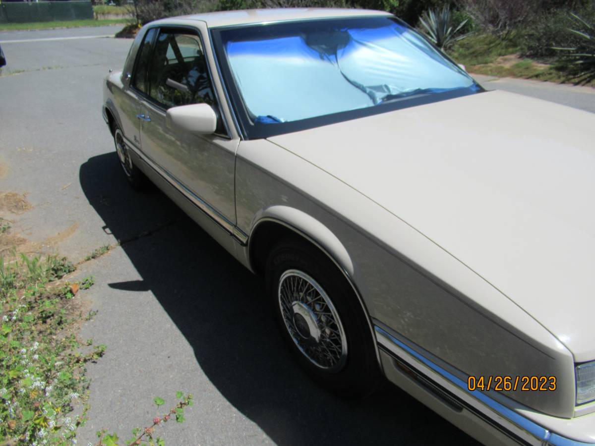 Buick-riviera-1991-6