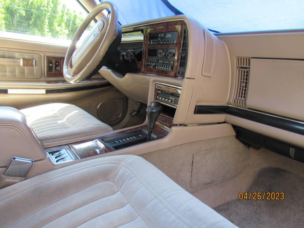 Buick-riviera-1991-7