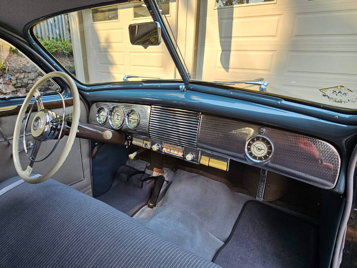 Buick-roadmaster-1940-black-5