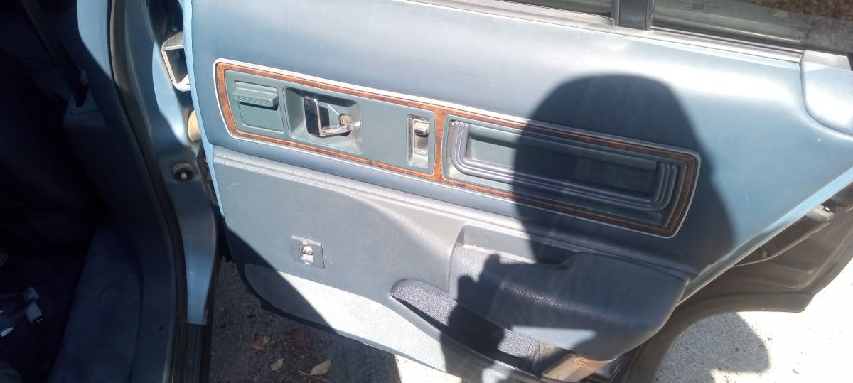 Buick-roadmaster-1993-16