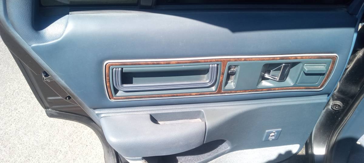 Buick-roadmaster-1993-19