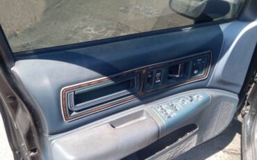 Buick-roadmaster-1993-4