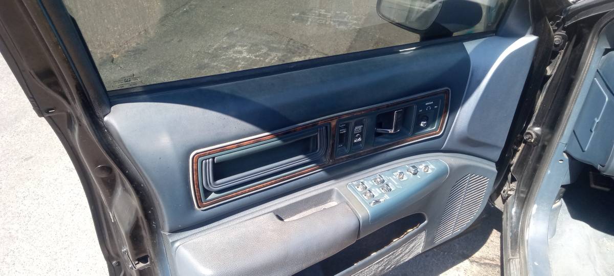 Buick-roadmaster-1993-4