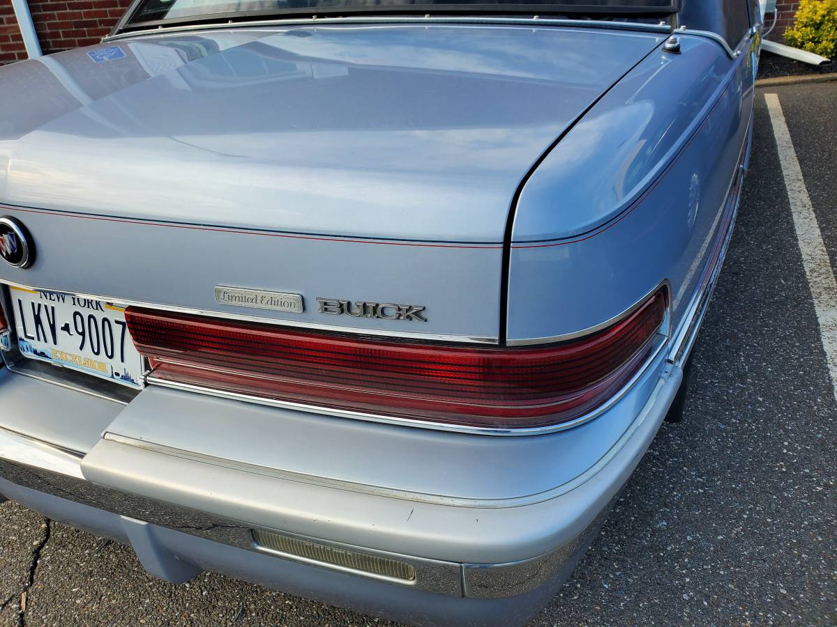 Buick-roadmaster-1995-blue-13