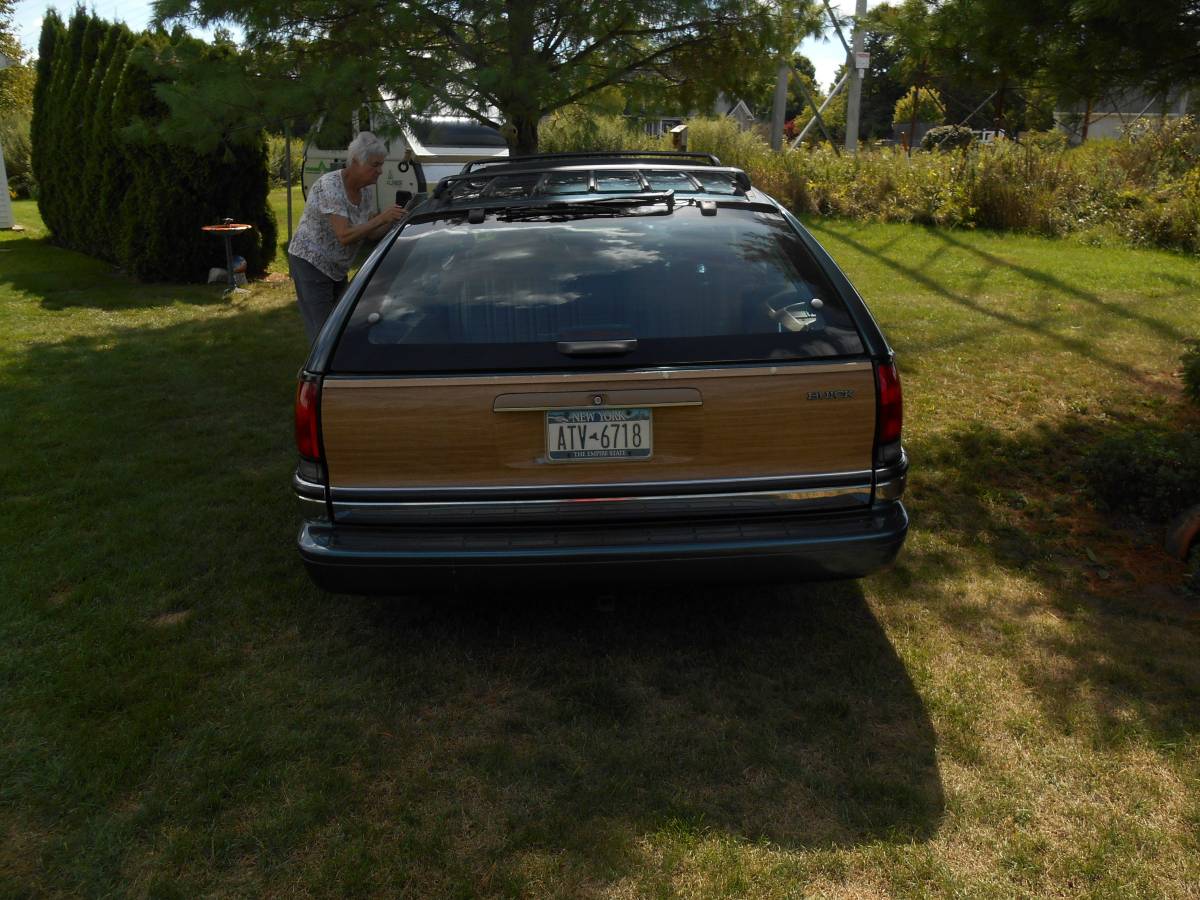 Buick-roadmaster-estate-wagon-1994-1