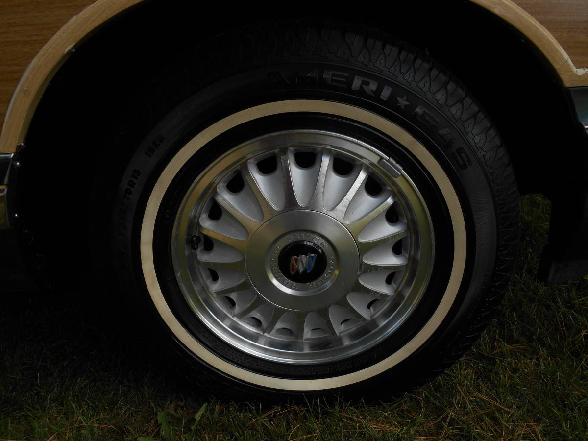 Buick-roadmaster-estate-wagon-1994-4