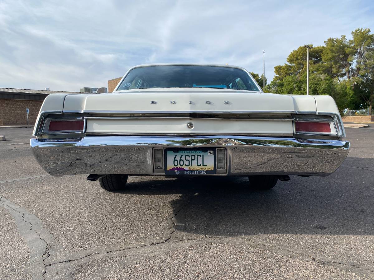 Buick-special-1966-white-10