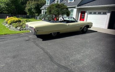 Buick-wildcat-1968-yellow