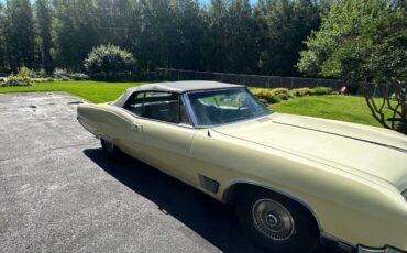 Buick-wildcat-1968-yellow-8