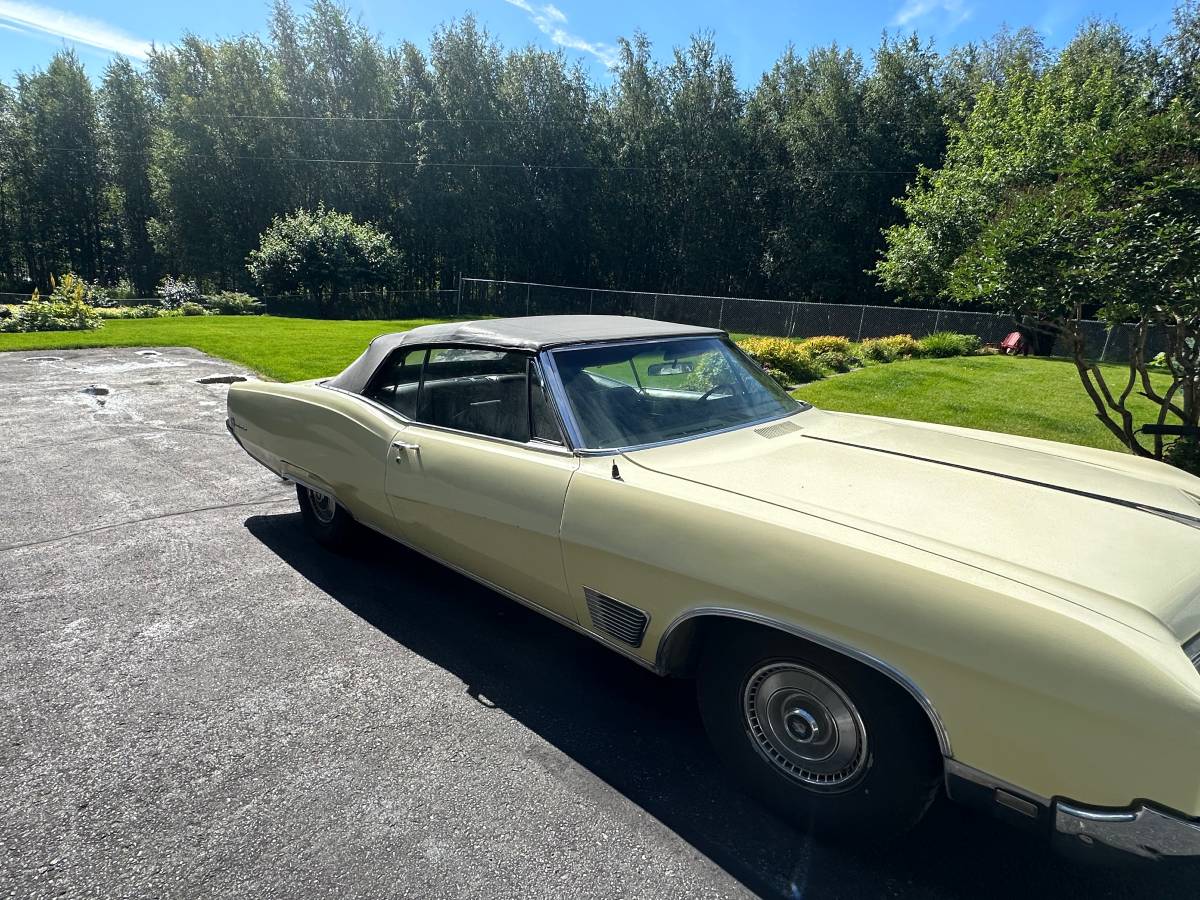 Buick-wildcat-1968-yellow-8
