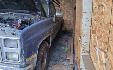 C20-silverado-diesel-1985-blue-1
