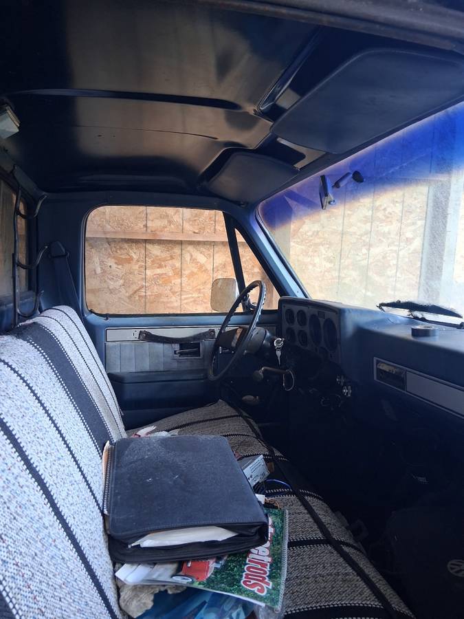C20-silverado-diesel-1985-blue-4